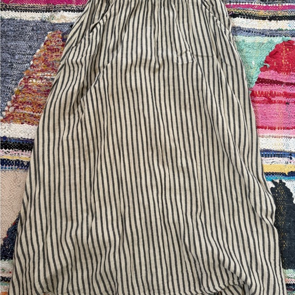 Curator Striped fawn skirt and Hanna top - Picture 5 of 6